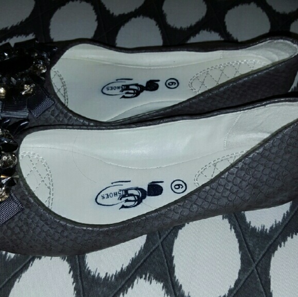Embellished Gray Flats - Picture 3 of 4
