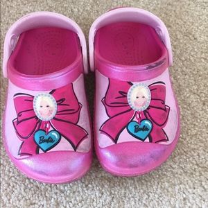 pink barbie crocs