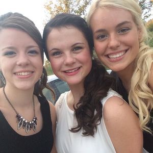 Meet your Posher, Danielle