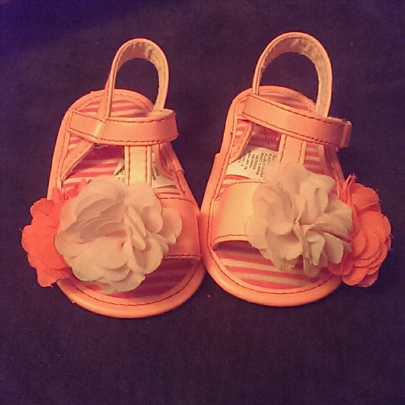 Baby girl 6-12. Sold