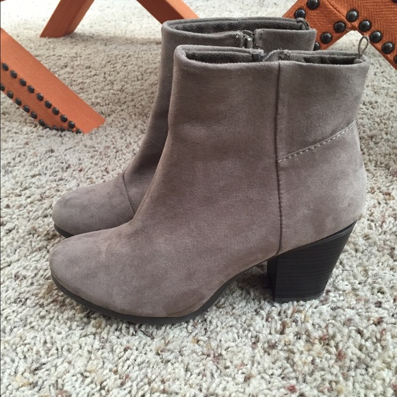 Old Navy Suede Booties- size 8