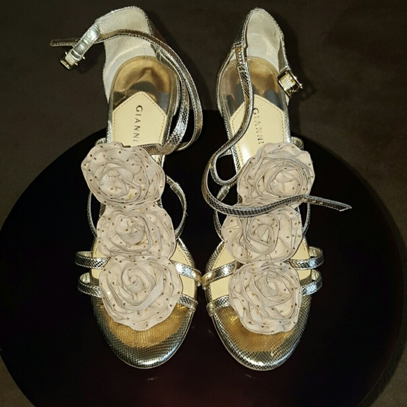 GUC cross strap gold heel..designs of roses on top
