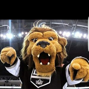 Meet your Posher, Maya