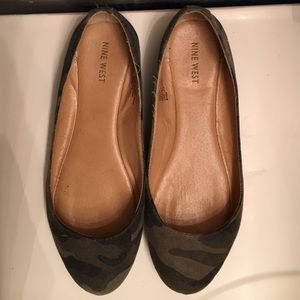 Nine West 8.5 camo flats