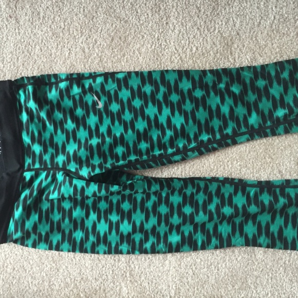 Cropped Nike leggings