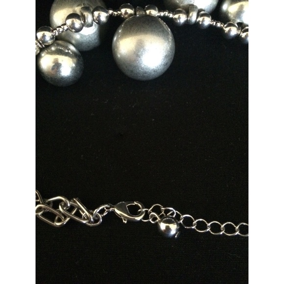 ✨HP✨Silver and Black Statement Necklace - Picture 3 of 3