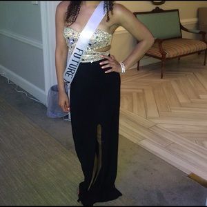 Adorable sparkly dress !!