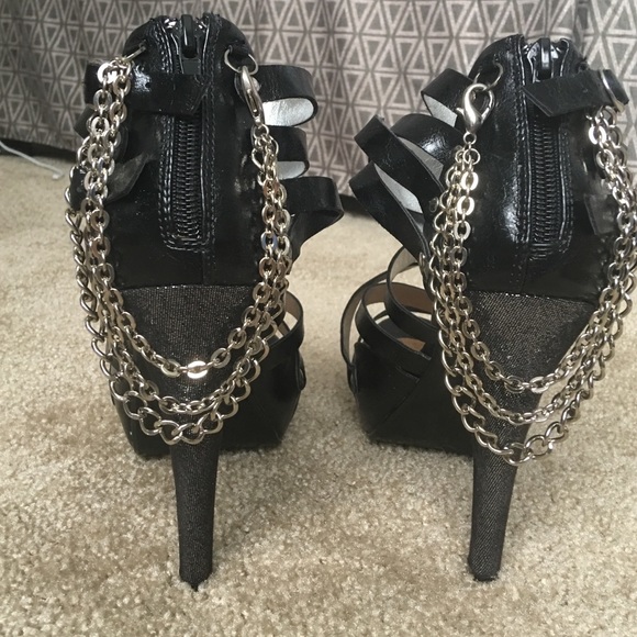 daring strappy heels! - Picture 2 of 3