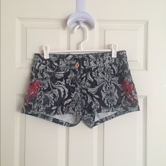 H&M shorts size 6