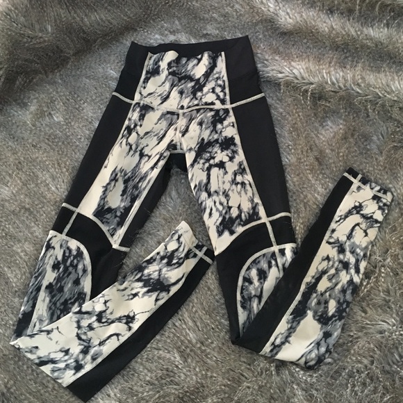 lululemon athletica Pants - RARE LuLu Lemon Breathe Easy Leggins!