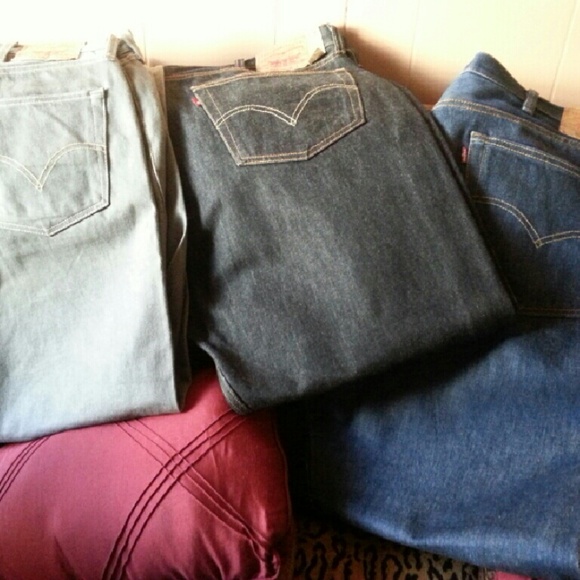Men's original Levis 44 x 30 ,44 x 32 look new