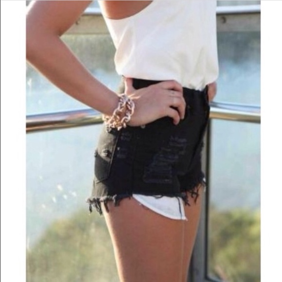 american eagle black high waisted shorts