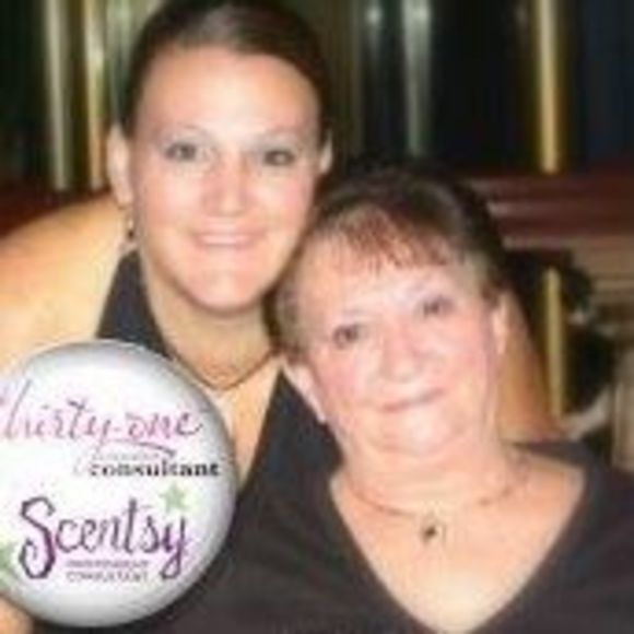 Meet your Posher, Sharon - Picture 1 of 1