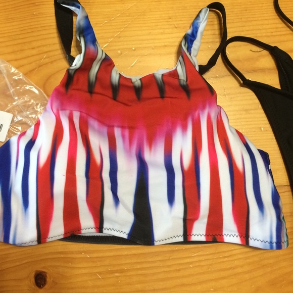 Sold in bundle! - Picture 2 of 4