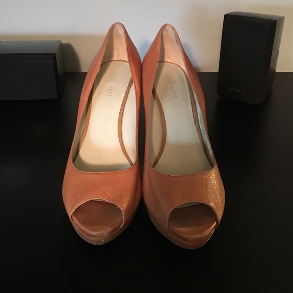 Nine West Peep Toe Pumo
