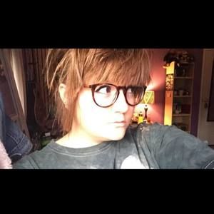 Meet your Posher, Alicia