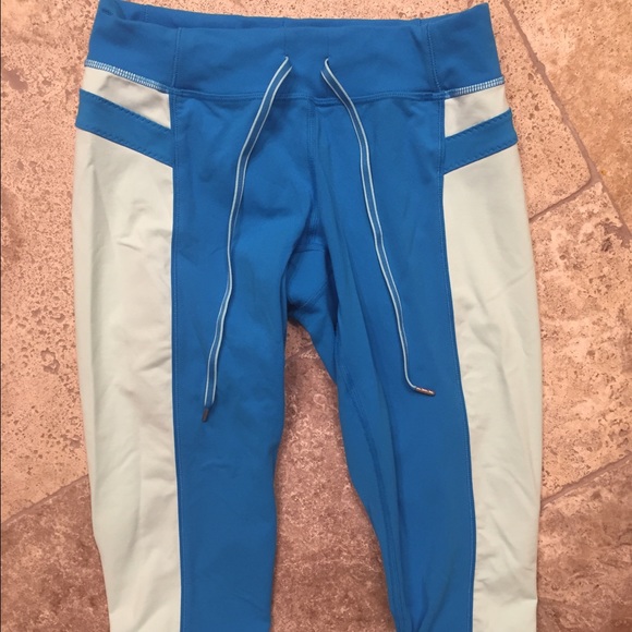 Lululemon size 6 running capris