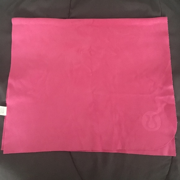 Lulu lemon towel/cloth!