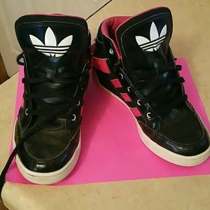 Size 2 1/2 girls Adidas sneakers