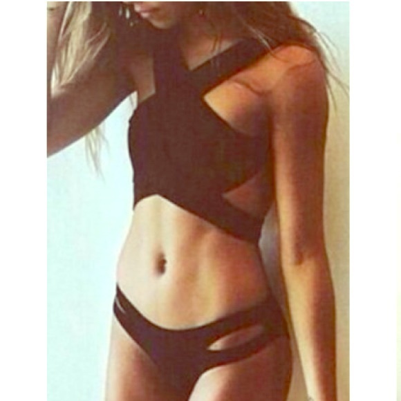 BRAND NEW ! High neck bikini👙💋
