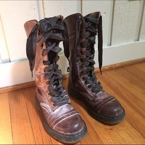 Dr. Martens Triumph 1914 Floral