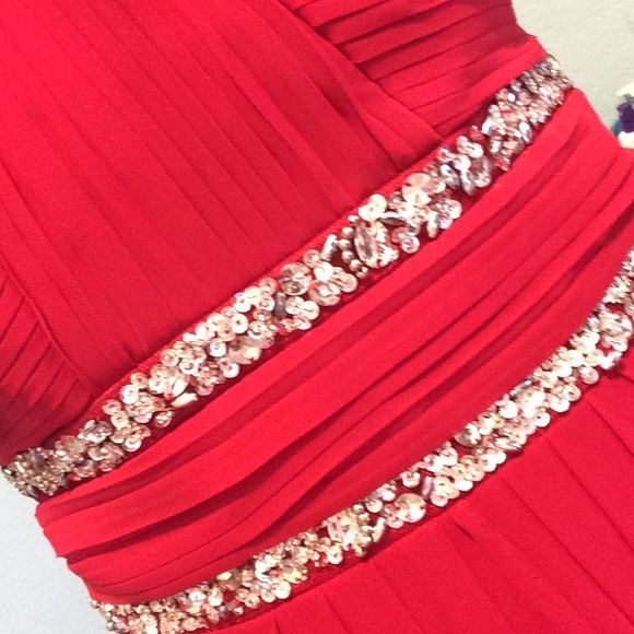 Red Prom Dress🔥😍 - Picture 2 of 4