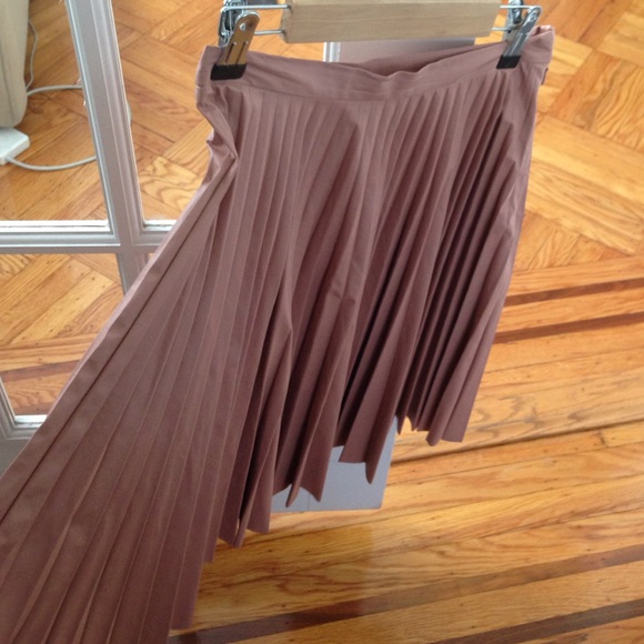 Leather pleated skirt