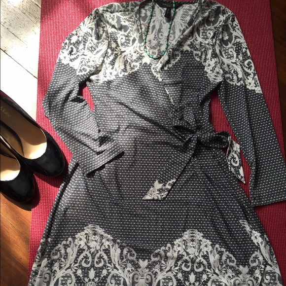 BCBGMaxAzria Dresses & Skirts - BCBG Max Azria wrap dress 🎉host pick🎉