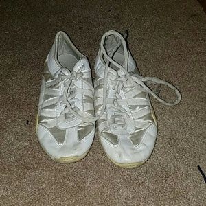 Infinity cheer shoes
