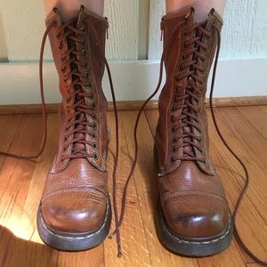 Super rare vintage Dr. Martens 14 eyes