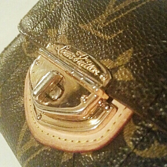 LOUIS VUITTON wallet - Picture 3 of 5