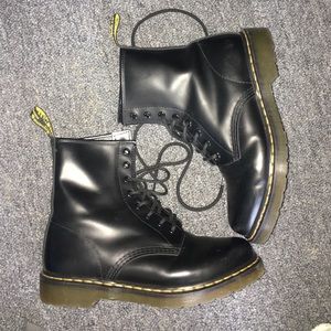 Authentic women's 1460 Smooth Dr. Martens