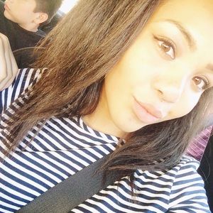 Meet your Posher, Destinee