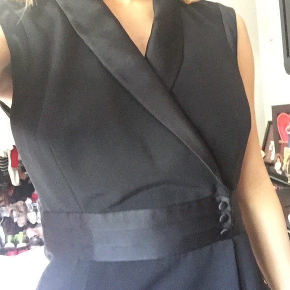 Work appropriate dress. Business look.