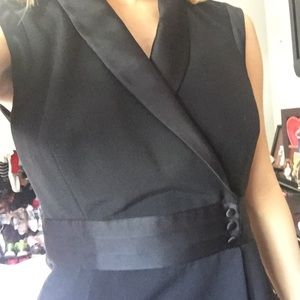 Work appropriate dress. Business look.