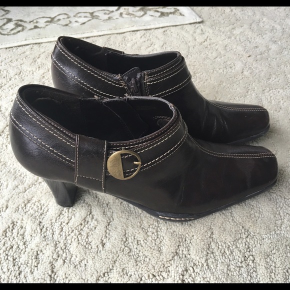 Beautiful booties - Picture 3 of 4