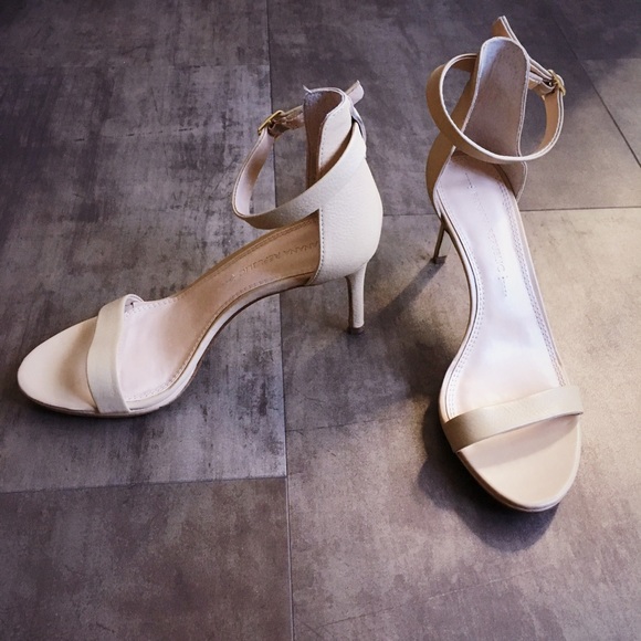 Banana Republic nude heels 6