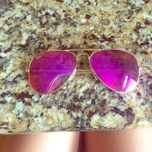 Pink polarized mirrored raybans