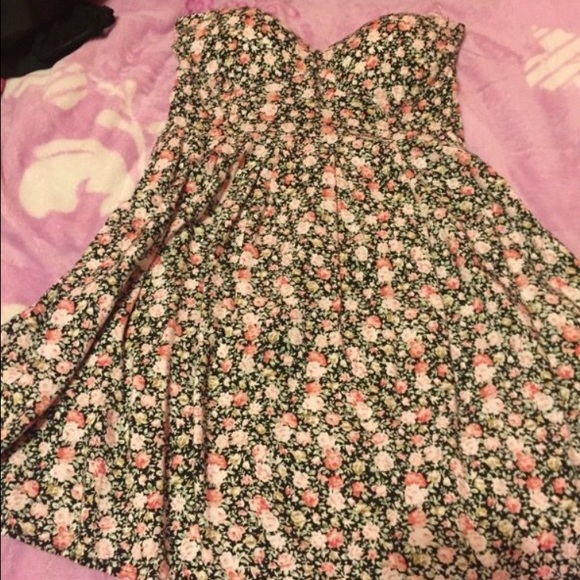 Dress - Picture 1 of 2