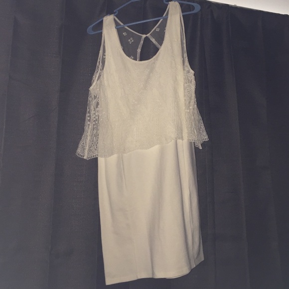 Cream bodice dress with lace overlay - Picture 1 of 3
