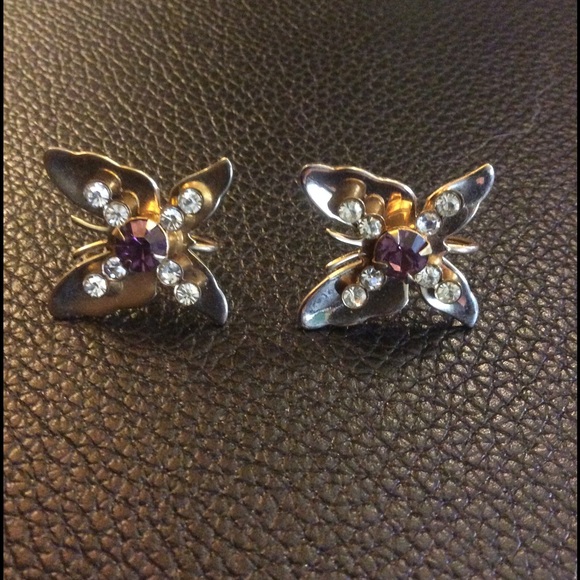 Vintage Charm Butterfly Screwback Earrings! ๐ - Picture 2 of 4