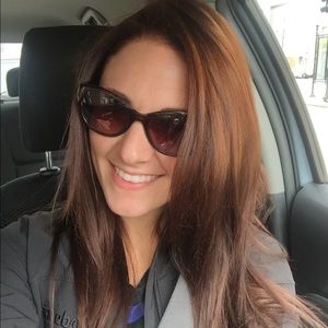 Meet your Posher, Cassandra