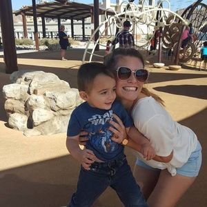 Meet your Posher, Alicia