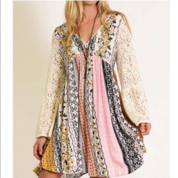 🆕RYLAND printed dress w/ bell sleeves -ORANGE mix - Picture 4 of 4