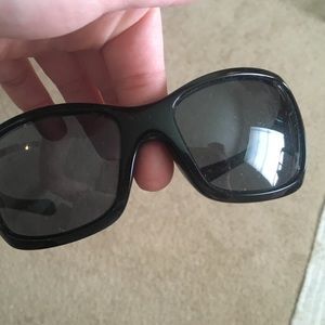 Oakley woman breast cancer sunglasses