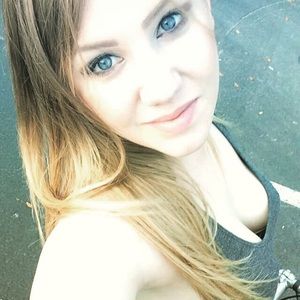 Meet your Posher, Ayla