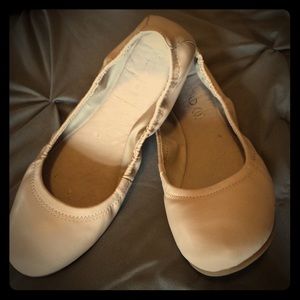 Size 7.5 nude ALDO ballet flats