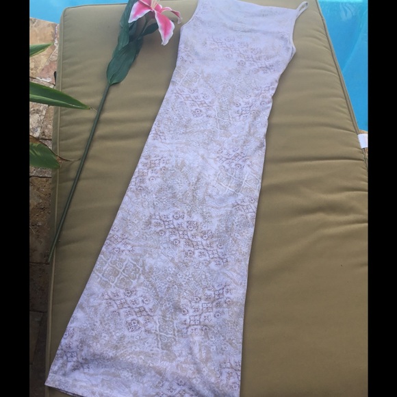 CLOSET CLOSED FOR SUMMER - Picture 2 of 3