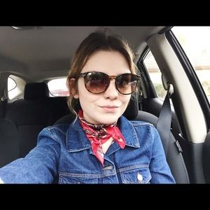 Meet your Posher, Nicole