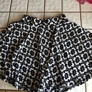 Black & white print skirt